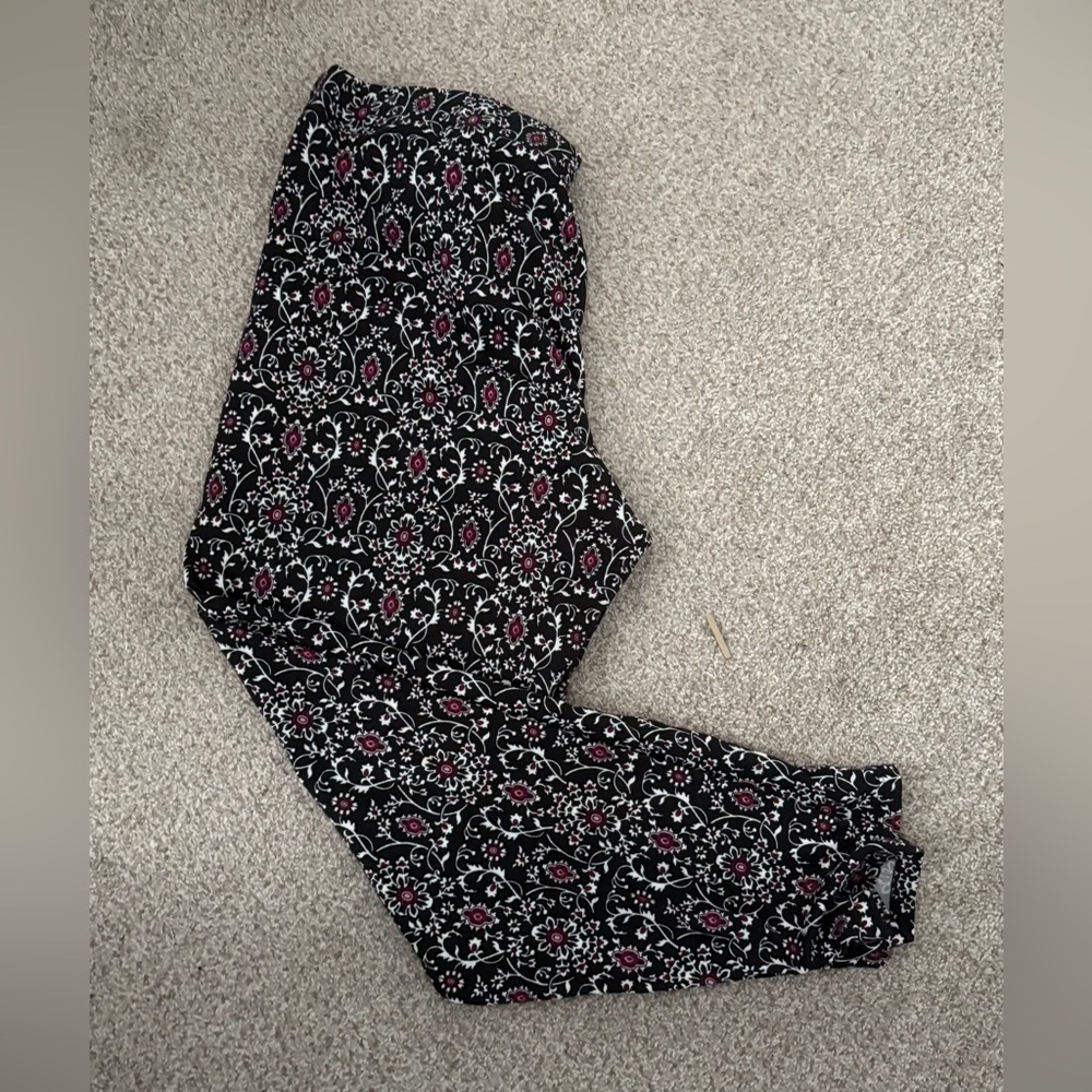 Dress Barn Sunday Black and Pink Floral Leggings